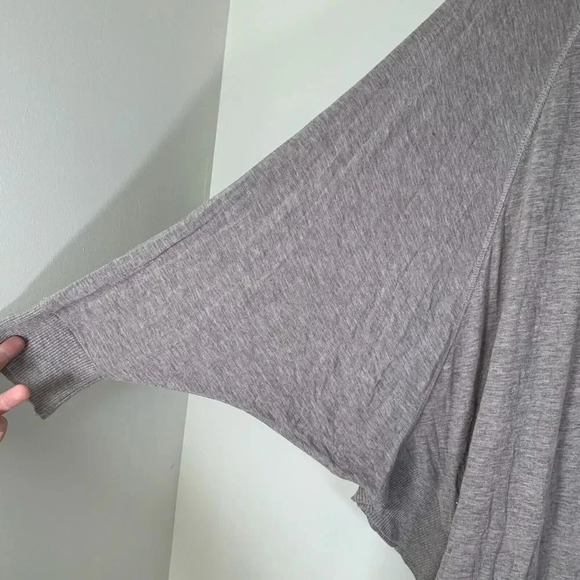 Chelsea & Theodore Sweater Women’s Large Tan Loose Cowl Neck Dolman Top - Picture 3 of 7